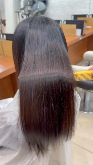 縮毛矯正のリタッチも行っております 