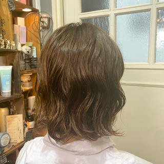 ショート パーマ BRITS 渡辺 菜々子のヘアスタイル