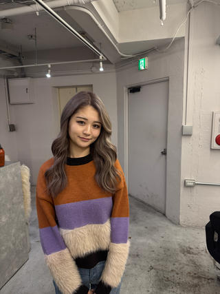 グレー系、グレージュ系カラー
人気カラー得意です！！

なるべく傷ませたくない方、でも明るくしたい方お任せください！ 