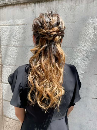 ハーフアップアレンジ 