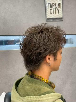 フェザー感多めのセンターパート！
色気出していきましょう！ 