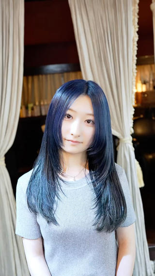 ロング カラー Armoire所属・安藤悠里/ハイトーン /デザインカラーのヘアスタイル