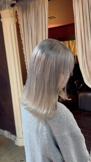 セミロング Armoire所属・安藤悠里/ハイトーン /デザインカラーのヘアスタイル