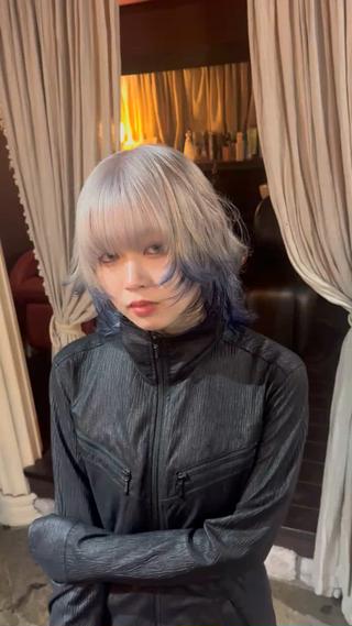 ミディアム カラー Armoire所属・安藤悠里/ハイトーン /デザインカラーのヘアスタイル