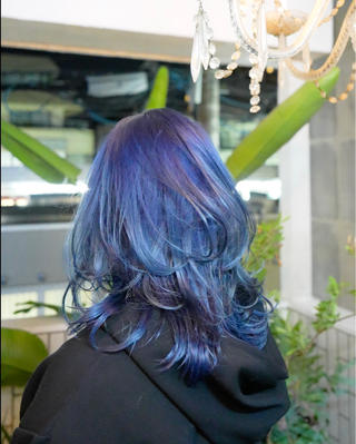 ロング カラー Armoire所属・安藤悠里/ハイトーン /デザインカラーのヘアスタイル