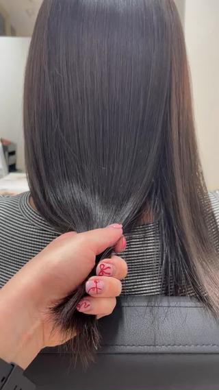 大人気！！のアンジーカラー
ぜひ一度お試しください！
カラー中のダメージを減らし、色持ちを良くしてくれて
手触りもなめらかに◎
 