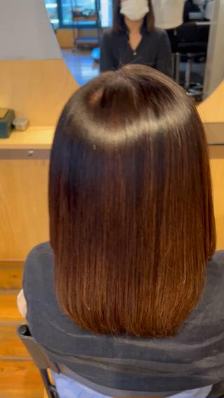【お勧めメニュー】
☆酸性ストレート髪質改善ストレート☆

酸性ストレートは、酸性の薬剤を使用してダメージを軽減しながら髪をストレートにしていくという、くせ毛に悩む方にとってまさに救世主のような新技術です。
生まれつきそうであるかのような、ナチュラルでなめらかな手触りのストレートヘアに仕上がるとあって、大注目を集めています。低ダメージでかけられるため、繰り返しの施術でも柔らかな髪を維持できる点も魅力です。
アニオン、カチオントリートメントを同時に行い
他にはない柔らかさとツヤを作ります

☆あんしんできるカット技術☆

カットには数多くの経験と実績があるからこそできる、しっかりとした土台があります。

セニング（すきバサミ）を多用せず、ベースをしっかり切ることにより、スタイルが長持ちします。
家を造る時のことを思い浮かべて下さい。
家を造る時、柱や骨組みをしっかり組み、その後、外壁などを作っていきます。
家を長持ちさせるには、骨組みをしっかり組まないと、いくら立派な外壁を作ったとしても、すぐに崩れてしまいます。

カットも同じです

カットの工程には、ざっくり言うとベースカット、質感調整の二つに分かれます。
これはベースカットが骨組み、質感調整が外壁工事のようなものです。
骨組みをしっかり組むことで、お気に入りの家が長持ちするように、ヘアスタイルもベースカットをしっかり切ることで、お気に入りのヘアスタイルが長持ちします。


髪と、ライフスタイルをしっかり見極め一生懸命
似合うスタイルを探します！

#インナーカラー
#ダブルカラー
#メンズカット
#ハイライト
#髪質改善
#ケアブリーチ
#ストレートパーマ
#髪質改善ストレート
#美容室
#恵比寿
#代官山 