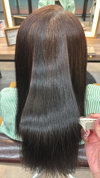 柔らかい仕上がりの縮毛矯正です 