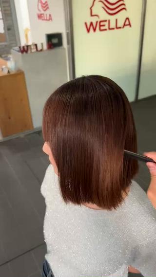 柔らかい自然な縮毛矯正（ケアストレート）で

乾かすだけでキュッとまとまるボブに

アイロンなしで綺麗にまとまるので朝のスタイリング時間も短縮でき

余裕のある1日がスタートできます 