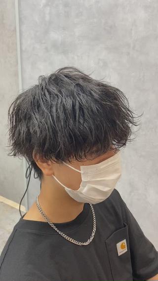 どこから見ても綺麗なシルエットが簡単にセット出来る様にパーマ任せて頂きます！

#メンズ#メンズサロン#メンズ美容師#なんば#ツイスト#スパイラル#ツイストスパイラル#パーマ#波打ちパーマ#メンズカット 