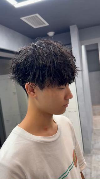 無造作波巻きパーマです！
ツイストスパイラルも混ぜたパーマです！

#ツイストスパイラルパーマ#ツイストパーマ#スパイラルパーマ#ツイスト#スパイラル#ツイストスパイラル#メンズ#メンズパーマ#波巻きパーマ#波巻き#波巻きスパイラル#なんばメンズサロン#なんばパーマ 