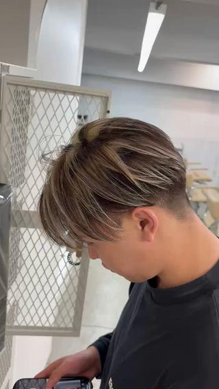 メンズ メンズハイトーン特化 てるぼうのヘアスタイル