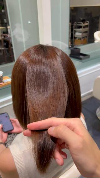 【髪質改善トリートメント】
ツヤツヤサラサラを目指しましょう♪