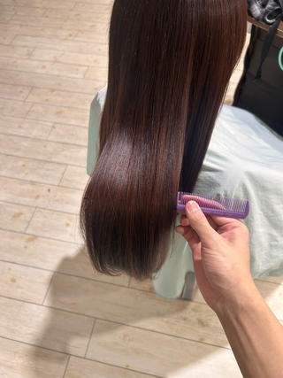 圧倒的な艶と綺麗な色味が出せます！
レッド系の色で人気なお色です！ 