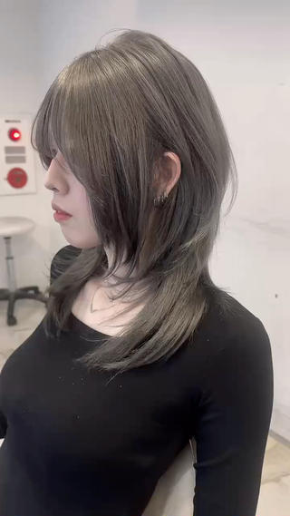 セミロング RiA/レイヤーカッ ト/髪質改善のヘアスタイル