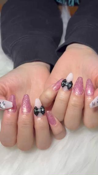 ネイル 𝑩𝒆𝒍𝒍𝒂 𝒏𝒂𝒊𝒍のネイルデザイン