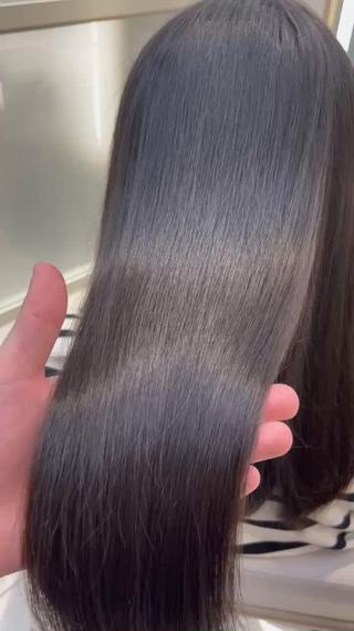 セミロング 𝐑𝐞𝐨/透明感 𝐜𝐨𝐥𝐨𝐫のヘアスタイル