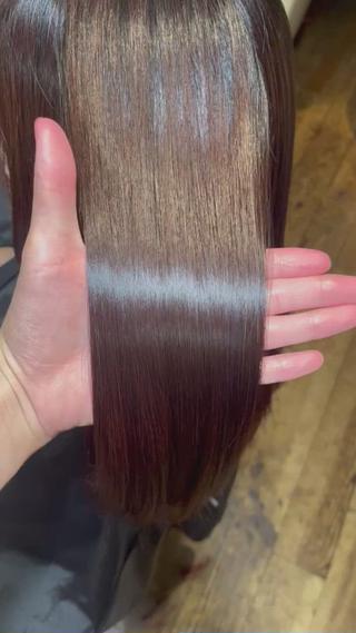  こだわりポイント ・一人ひとりの「髪の履歴」に合わせた薬剤調合 ・シャキーンとならない「丸み」のあるブロー技術 ・朝のセットが手ぐしで決まる再現性

施術時間について 髪の状態（癖の強さ・多毛・ダメージ）により30分前後時間が押す可能性がございます。余裕を持ったお時間でのご予約をお願いいたします。 