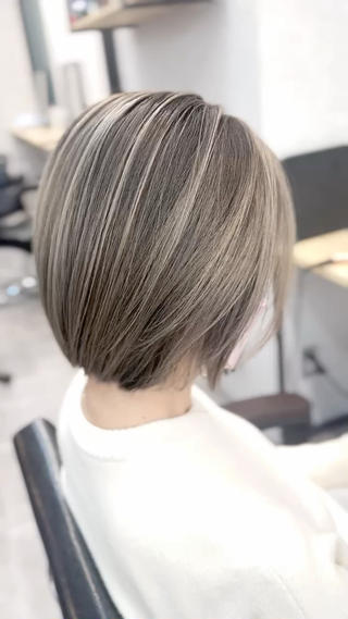 ショート カラー シール、 ハネエクステのヘアスタイル