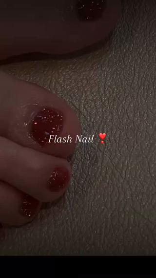 メニュー+1100円で好きなカラーとクリアのフラッシュネイルを混ぜることができます!