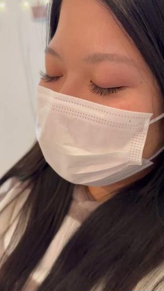 茶系のエクステミックスで優しくて柔らかい印象に 