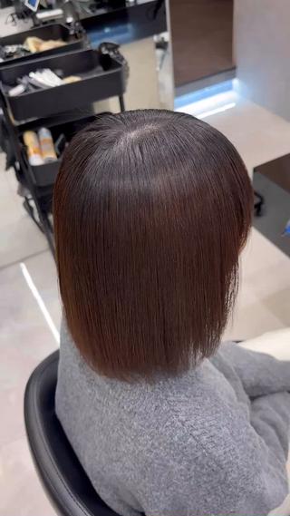 オリジナル縮毛矯正　after
選び抜かれた薬剤を使用し、一人一人に合わせて薬剤を作っています！

縮毛矯正をしても、毛先は熱焼け(アイロンなど)、今までの薬剤ダメージ、梳かれすぎによりまとまりにくくなっています
熱焼けには熱焼けの、薬剤ダメージには薬剤ダメージのトリートメントがあります
毛先のパサつきが気になる方はお気軽にご相談ください 