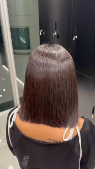 オリジナル髪質改善トリートメント　after

⁡前回かけた美髪矯正も髪質改善トリートメントすれば矯正かけた時くらいツヤツヤになります

○選び抜かれた薬剤を使用し、一人一人に合わせて薬剤を作っています！

○髪質改善と言っても人によりやり方はそれぞれです
 僕の場合はクセでうねりのある方は美髪矯正、ダメージでうねる場合は髪質改善トリートメントをオススメします

○熱焼けには熱焼けの、薬剤ダメージには薬剤ダメージのトリートメントがあります

毛先のパサつきが気になる方はお気軽にご相談ください 