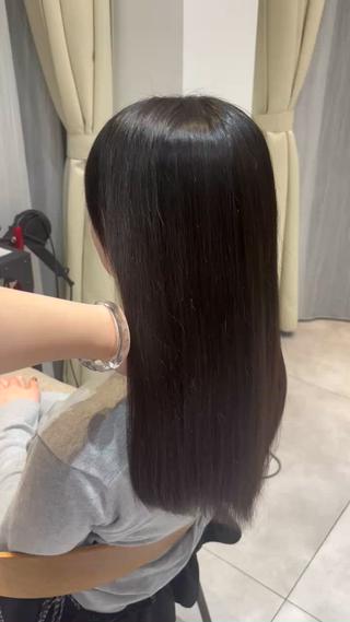 トリートメントでパーマ履歴のある方でもサラ艶にできます！ 