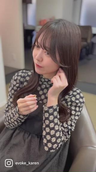 暗髪大人カラー×大きなくびれが可愛いヨシンモリ顔周りのカットで小顔効果◎一人一人の骨格やお悩みに合わせてラクに可愛く、格好良くなれるスタイルをご提案させて頂きます！どんな事でも一度ご相談下さい 