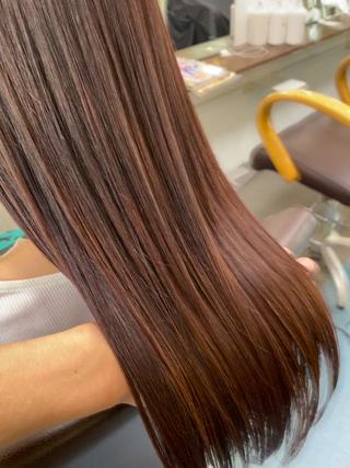 一宮市で叶える 【髪質改善】

質感が格段に向上します

髪の内部にダイレクトに効かせるトリートメント処方で しっかりと内部補修

パサつき、うねり、広がりを抑え、柔らかい質感に仕上がります

カラーとの同時施術も可能なので 時間の短縮にもなりますよ

適切なヘアケアを継続すれば髪は必ずキレイになります

髪年齢を若く保つためにも 髪質改善で 美髪を作り上げていきましょう 