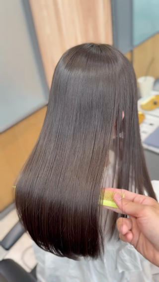 髪質改善ストレートでサラサラに 