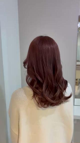 ミディアム カラー ハナダ メイのヘアスタイル