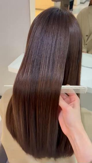 ロング ハナダ メイのヘアスタイル