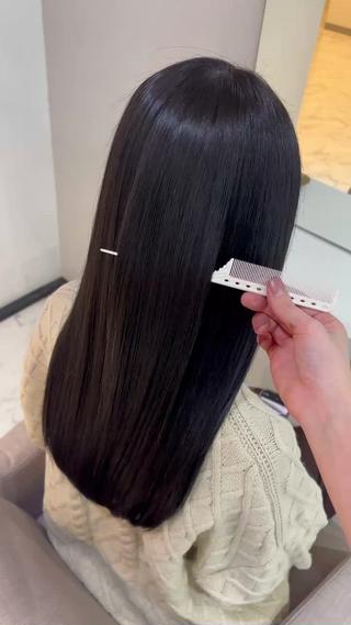 セミロング カラー ハナダ メイのヘアスタイル