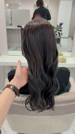 ロング カラー ハナダ メイのヘアスタイル