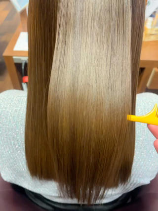 縮毛矯正にウタトリートメントをしました◎
ツヤサラになりました 