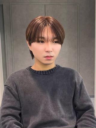 【韓国メンズヘア】
ナチュラルなブラウンにナチュラルなシースルー