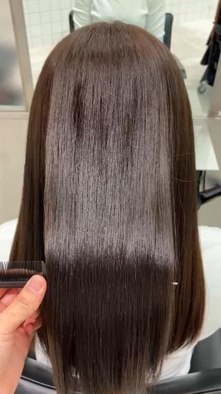 ロングにおすすめ。
めっちゃツヤと手触りが変わります。
ずっと触っていたい髪になれます。
パサつき広がり、からまり、お悩み解決トリートメント。 