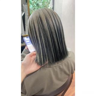 ミディアム _White所属・ＳＨＩ ＺＵのヘアスタイル