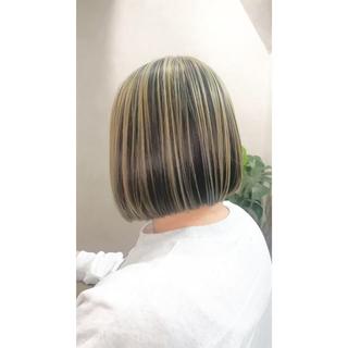 ミディアム _White所属・ＳＨＩ ＺＵのヘアスタイル