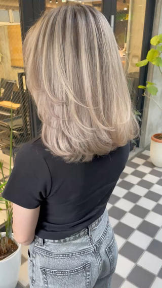 ︎バレイヤージュで叶う海外トレンドヘア︎
(こちらは2回目のブリーチをしております) 