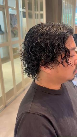 グランジパーマ風のカール強めのパーマです 