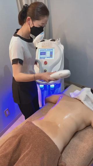 脱毛風景！
1秒間に10回照射するので、全身脱毛も45分とスピードに終わります。 