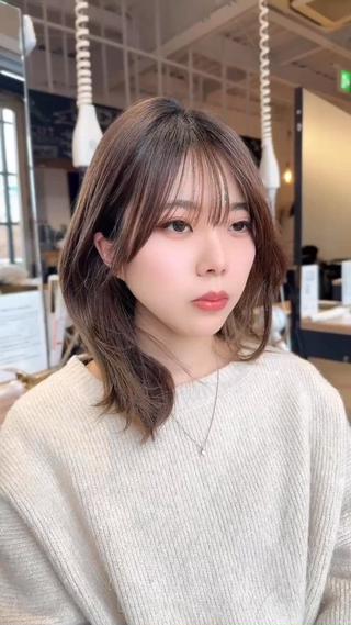 ナチュラルなのに大人可愛いミディアムヘア 