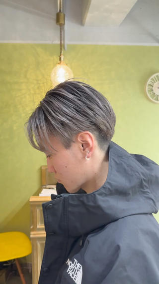 グレージュで作るバレイヤージュ！！
一押しメニューのメンズバレイヤージュ！
少しくすんだ色がやりたいかたはおすすめです！ 