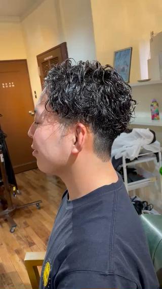 ショート パーマ メンズ 西岡 勇人のヘアスタイル