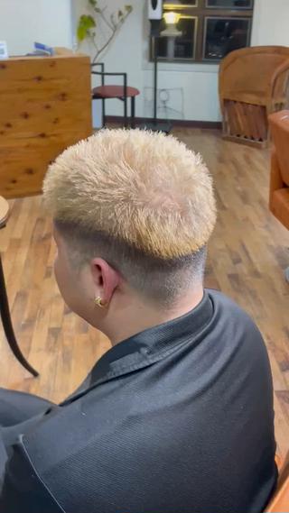 ショート カラー メンズ 西岡 勇人のヘアスタイル