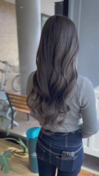 ブリーチされてるお客様です

ミルクティグレージュ 