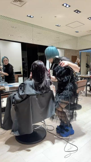 セミロング カラー SHION/銀座 まとまるカット🩵のヘアスタイル