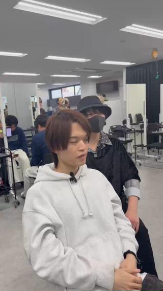 普段のモデルワークの風景です 今回はカラー履歴からハイトーンベージュカラーをさせて頂きました
カラーだけでもこれだけイメージが変わります
当店オリジナルのトリートメント付きでしっかりケアができます
普段のケアやスタイリング等でお悩みがあれば気軽にご相談ください